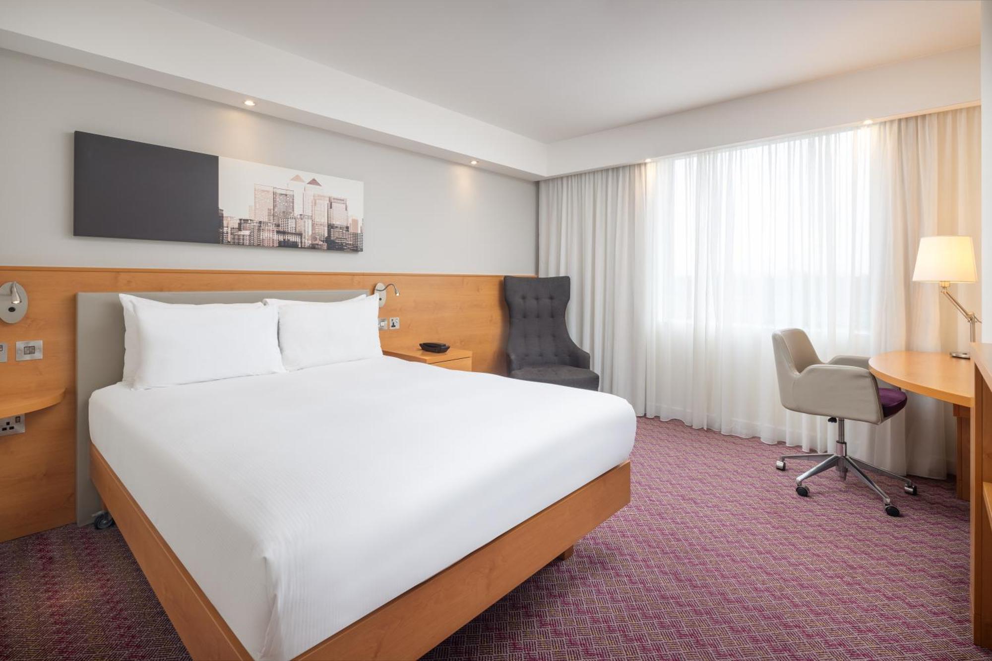 Hampton By Hilton London Gatwick Airport Hotel Хорли Стая снимка